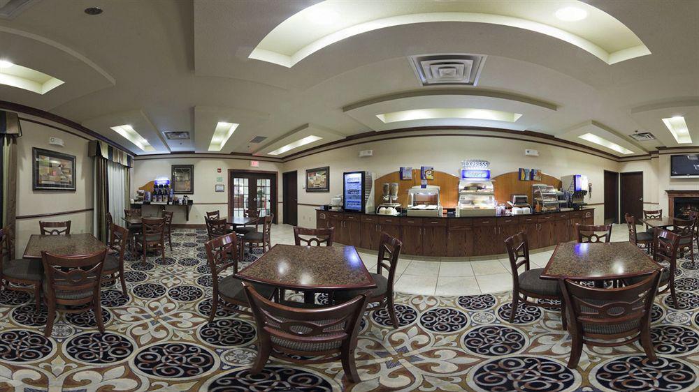 Holiday Inn Express Hotel & Suites Mcpherson By Ihg Ngoại thất bức ảnh