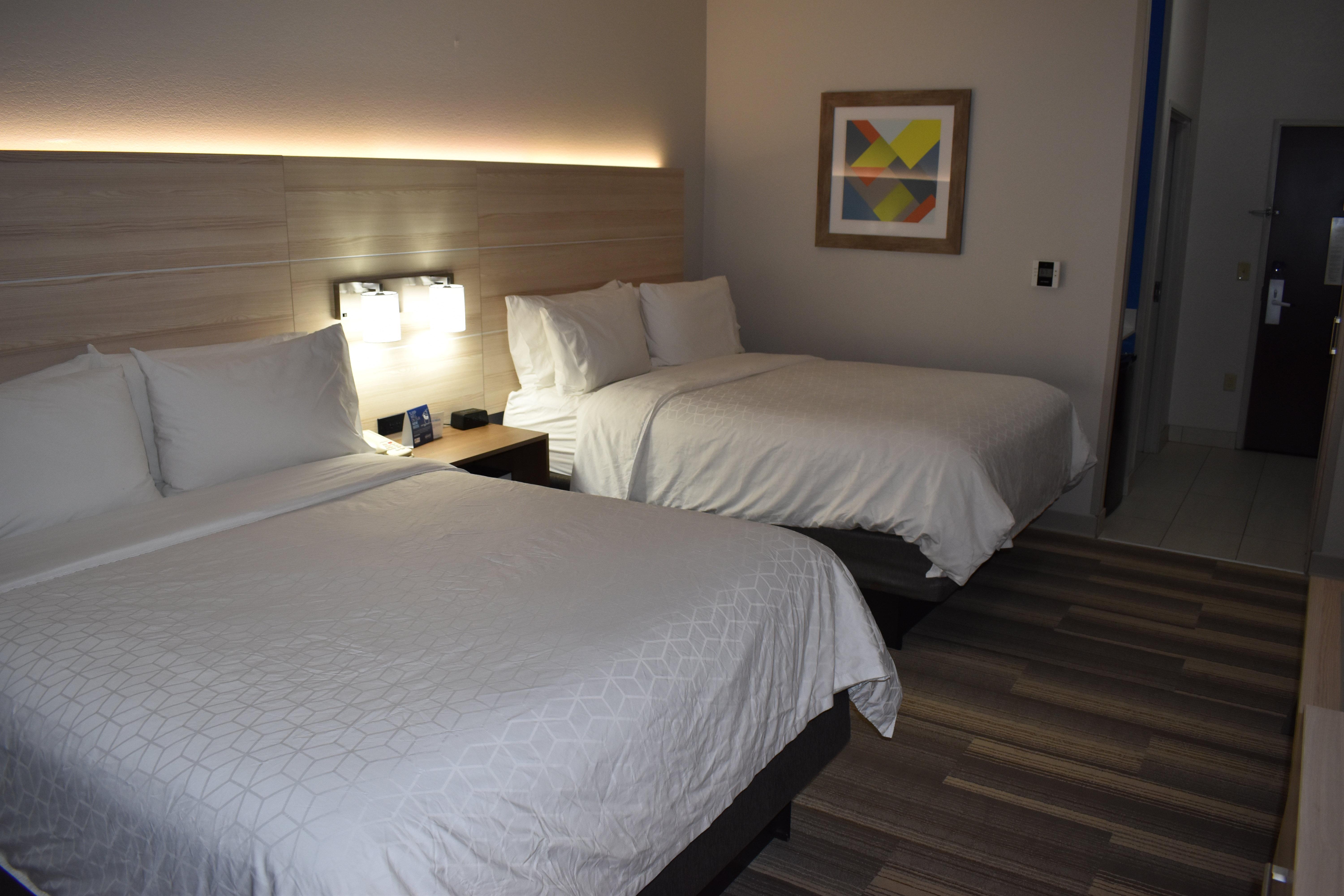 Holiday Inn Express Hotel & Suites Mcpherson By Ihg Ngoại thất bức ảnh