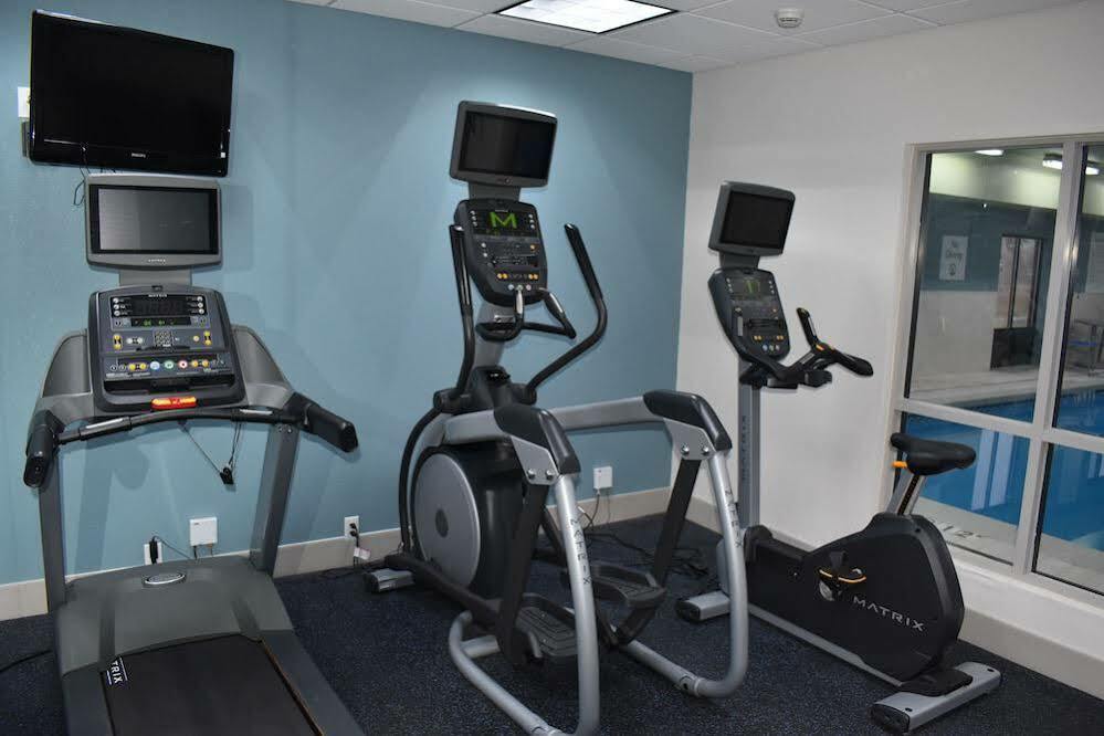 Holiday Inn Express Hotel & Suites Mcpherson By Ihg Ngoại thất bức ảnh