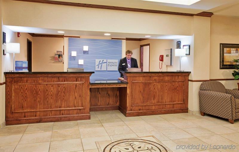 Holiday Inn Express Hotel & Suites Mcpherson By Ihg Ngoại thất bức ảnh